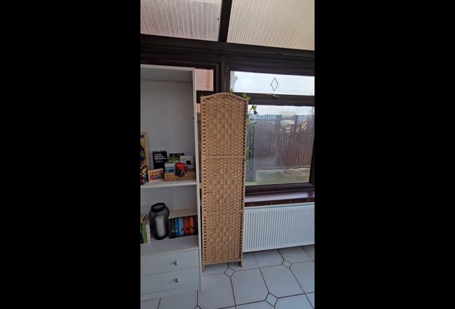 Furnished, modern double room-bills included! Main Photo