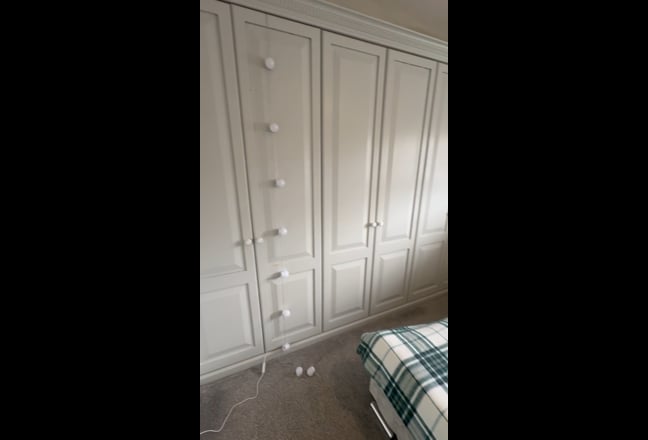 Female cabin crew / Close to Airport  Main Photo