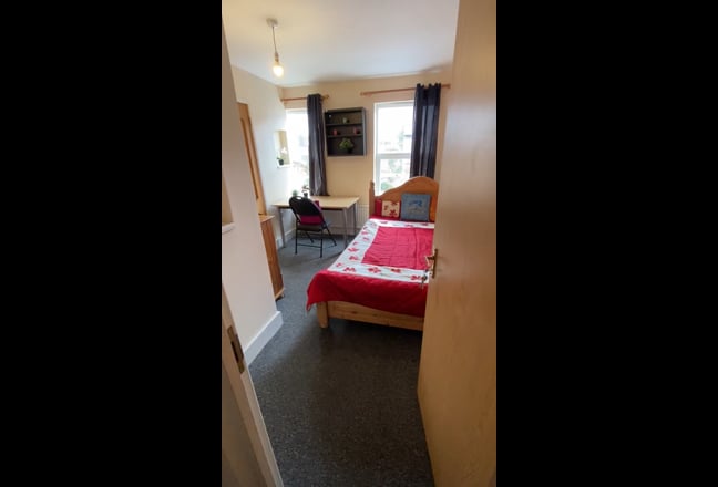 REDUCED!! 6 Bedroom Shared House! Main Photo