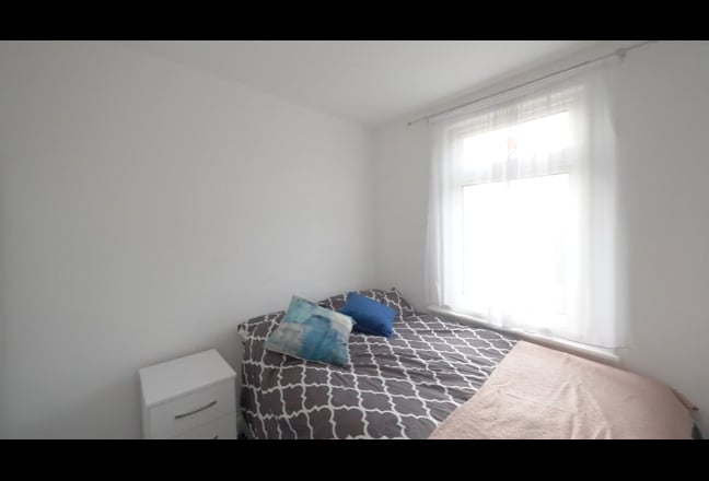 Room Available - &pound;850/pcm in Royal Docks Main Photo