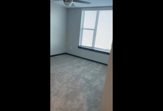 Looking for roomate Main Photo