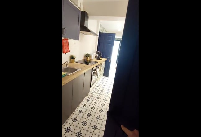 W3 - Studio + Private Garden Near Elizabeth Line Main Photo