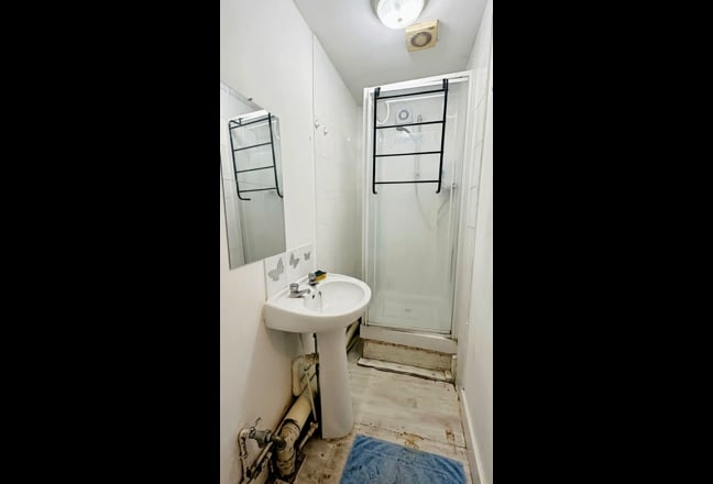 Robinson Road, Ground floor Studio, SW17 9DR Main Photo