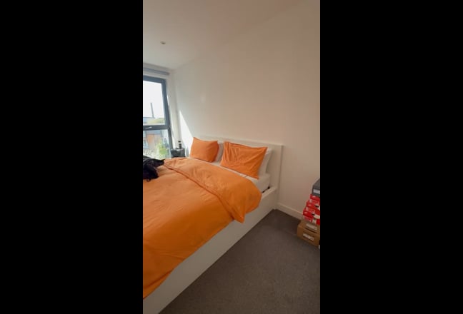 Tenacy Takeover - Stunning Room in Croydon Main Photo