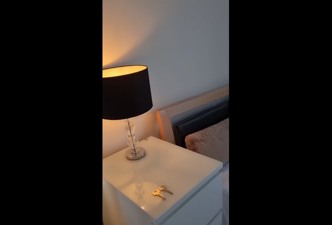 Lovely double room available with all bills includ Main Photo