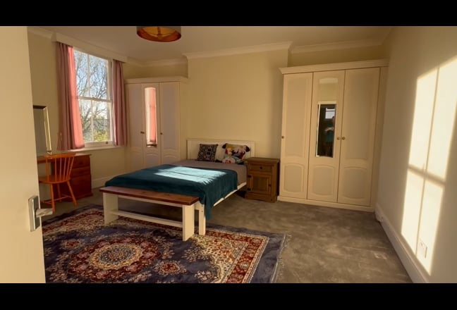 Garden views in Surbiton Main Photo