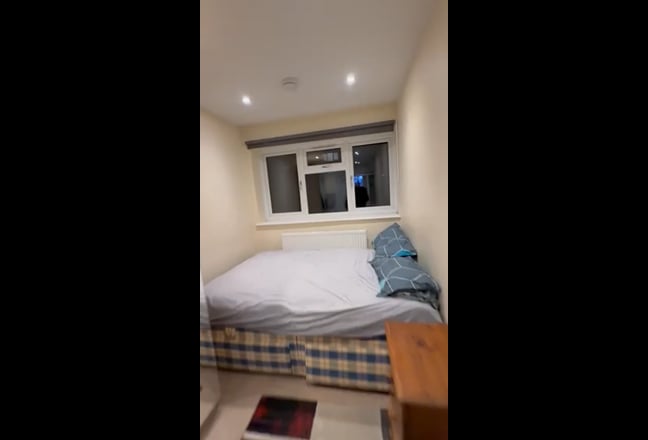 Studio room available  Main Photo