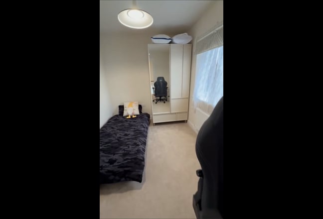 Lovely Single room with Private bathroom Main Photo