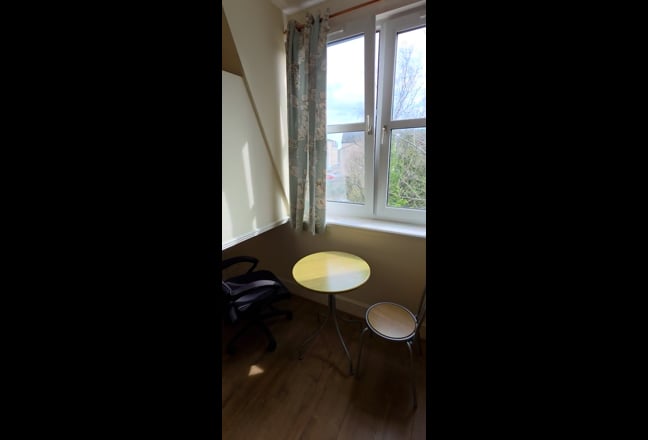 1 bedroom flat Hardgate &pound;520 10 mins from Union sq Main Photo