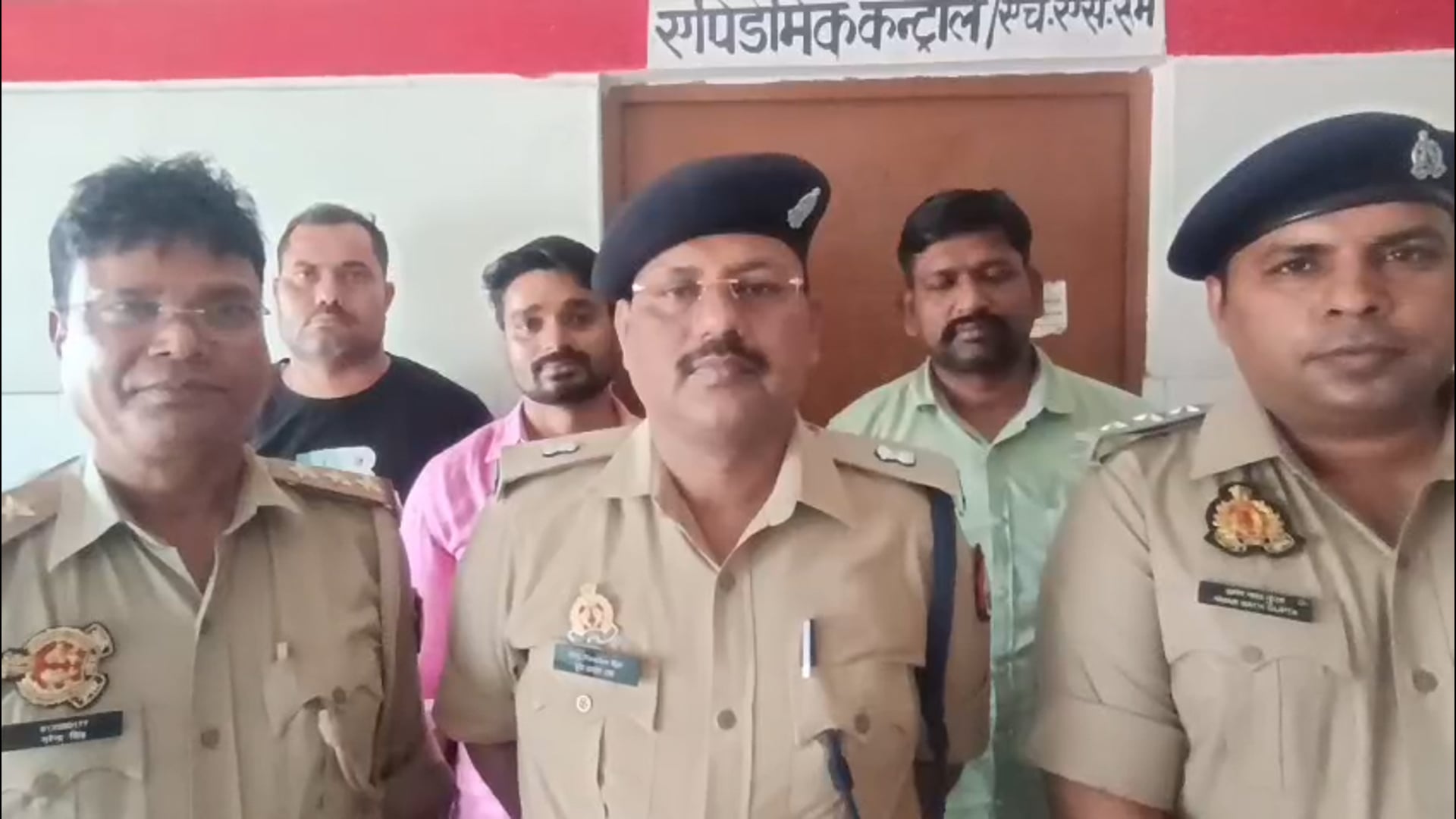मानिकपुर पुलिस व स्वाट (SWAT)/सर्विलांस टीम द्वारा हत्या व दुष्कर्म के प्रकरण में ₹50,000/- के इनामिया वांछित गिरफ्तार,