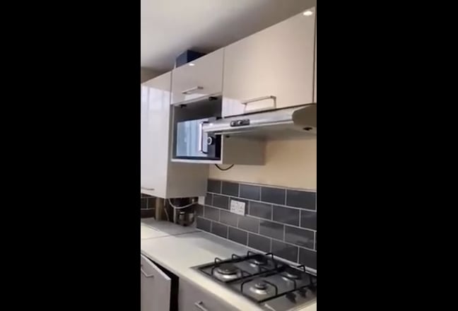 Double room in friendly Indian household Main Photo