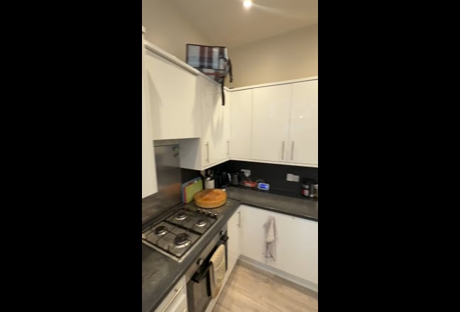 Fab 2 Bed Garden Flat on Trinity Rd Tooting  Main Photo