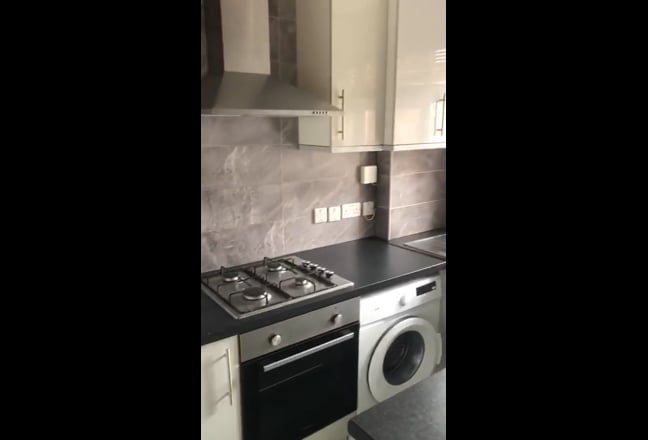 LOVELY 1 bed spacious flat above shops in Ruislip  Main Photo