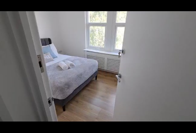 &pound;1̶2̶0̶0̶ Newly refurbished Double Room| Bills Inc Main Photo