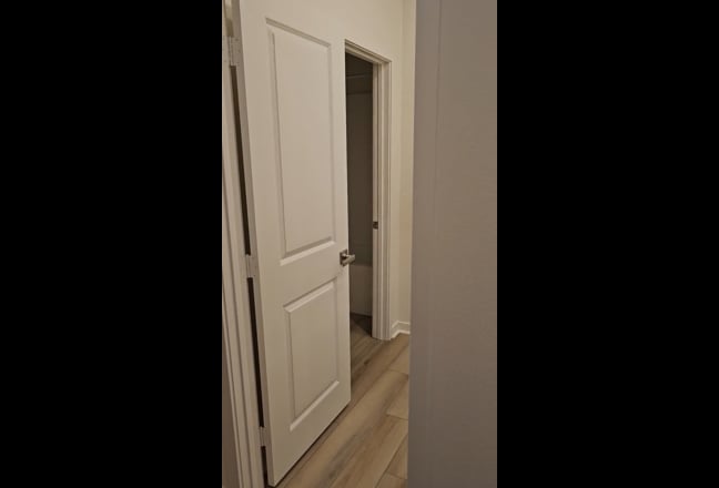 New Home! Private Room + Private Bath + Garage Par Main Photo