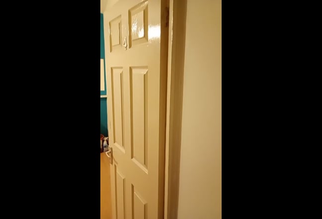 Single room in WHITE CITY Main Photo