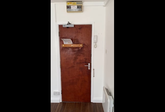 Studio Apartment - Professional Single Person Main Photo