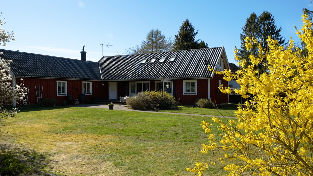 9 rum Villa på Skreavägen 42A Skrea Falkenbergs kommun - video
