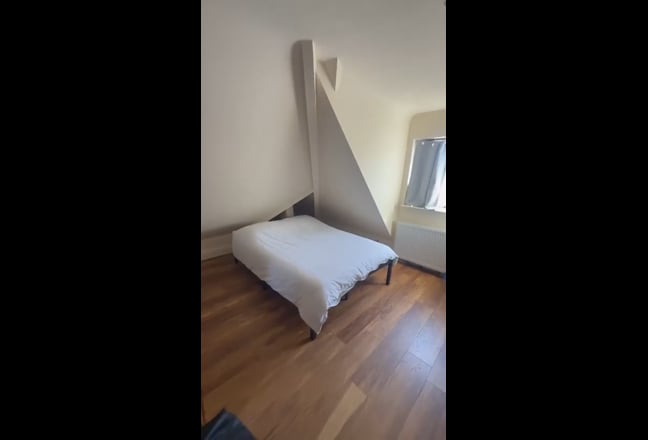 Looking for x2 flatmates  Main Photo