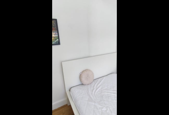 Newly refurbished room with new furniture Main Photo