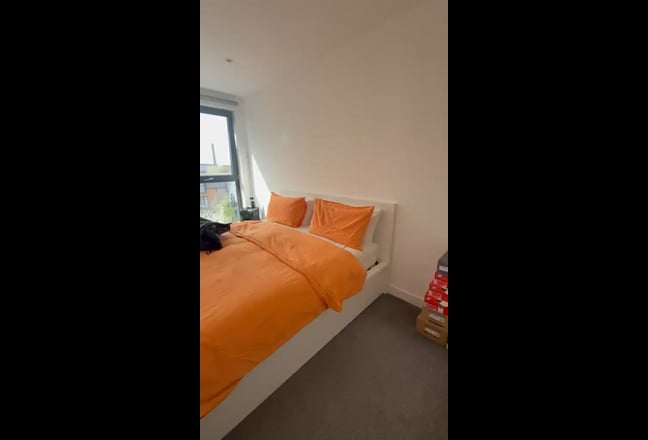 Looking for a Flatmate Main Photo