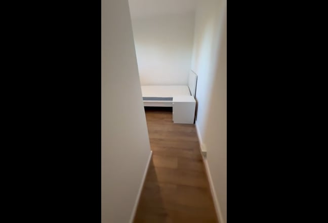 3 double rooms available in Vauxhall/Oval now Main Photo