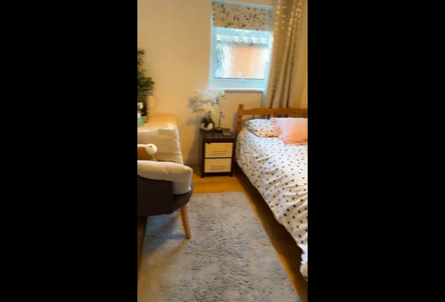 Ensuite double room in impressive house Main Photo