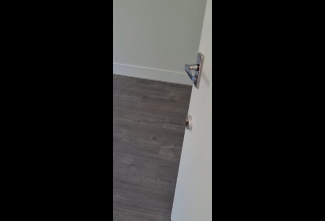 A newly refurbished double room in E13(furnished) Main Photo