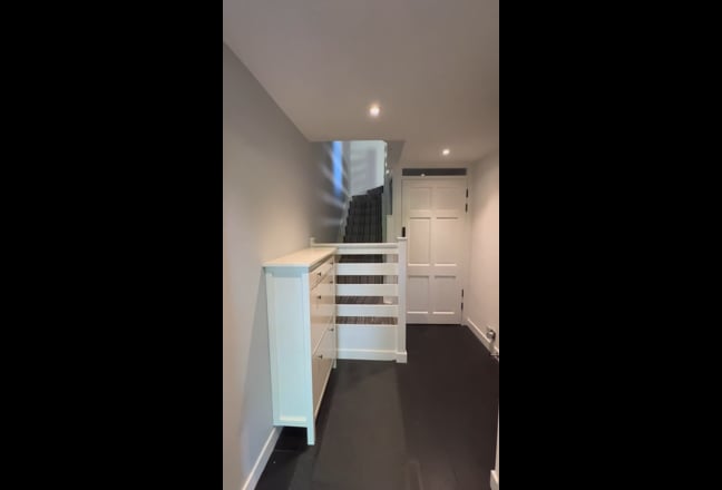     3 Double Rooms &pound;1200–&pound;1600 | Secure Gated Mews Main Photo