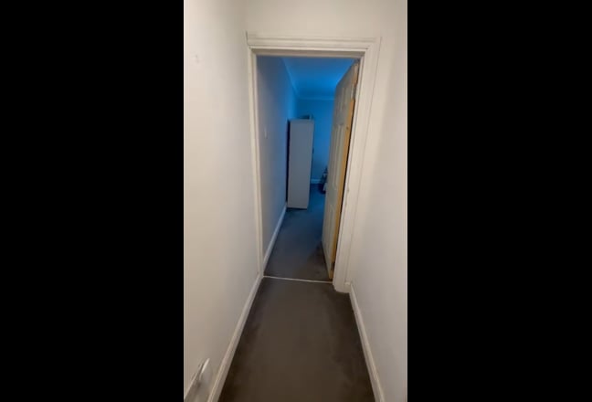 2 bed space available for boys / room for couple  Main Photo