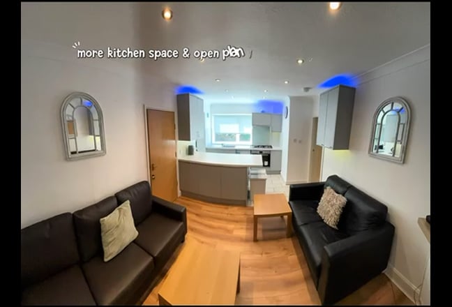 Looking for student to take over room Main Photo