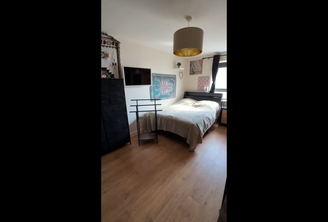 🌱Deluxe Double Bedroom in Peaceful Home - INC  Main Photo