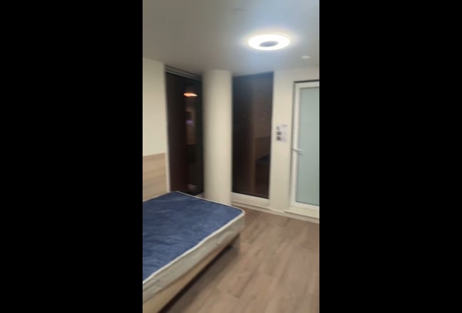 Stratford Ensuite Room｜Eleanor Rosa House｜950PCM Main Photo