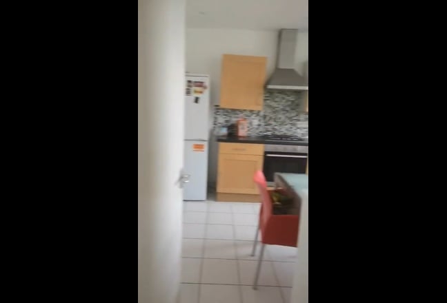 Brixton 2 Rooms 1 Flat 5 M to Station Bills In Main Photo