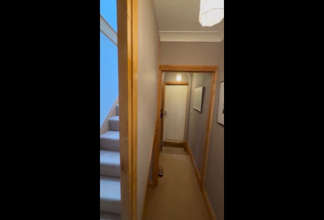 Large Loft Room available, 5min walk to Lizzy line Main Photo