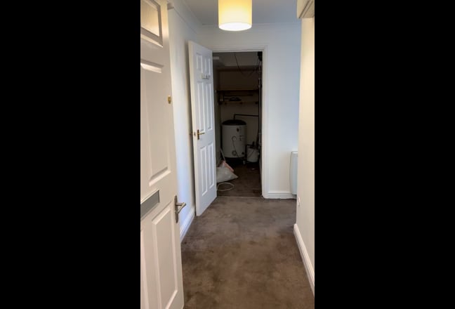 Modern Private 1-Bed Flat + Balcony | Canary Wharf Main Photo