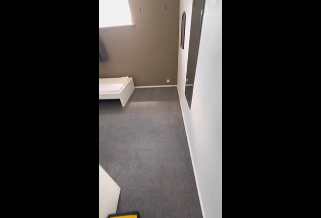All bills | Share bathroom with only 1 other  Main Photo