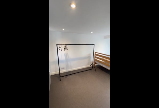 Double room with ensuite available E17 Main Photo
