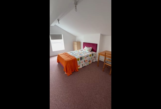 Delightful Double Room with Character & Comfort Main Photo