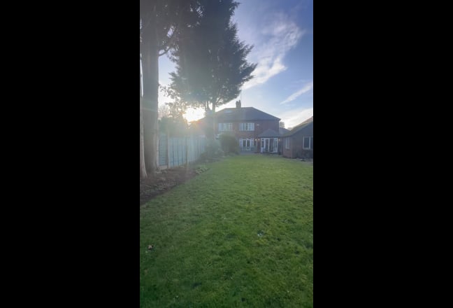 Room w Private Patio, Cleaner, Gardener & Parking Main Photo