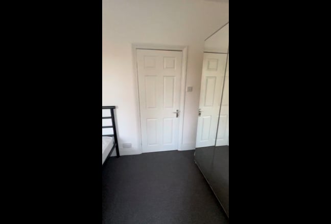 Double Furnished Room Main Photo