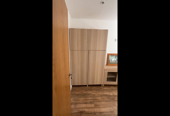 Spacious double bedrooms within gated grounds Main Photo