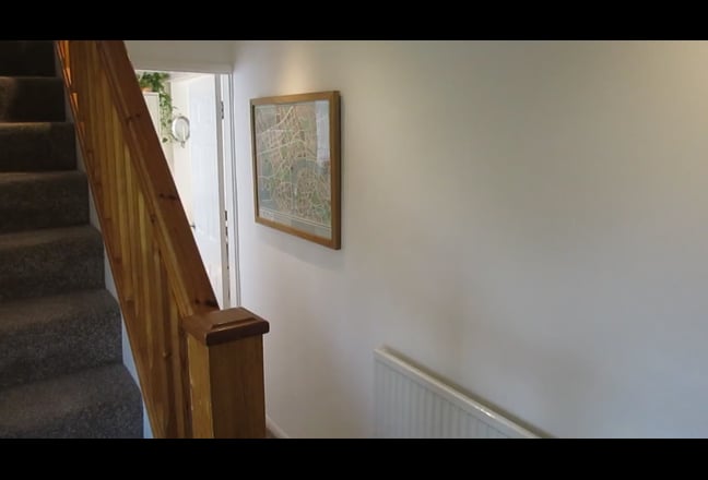Bright double room in quiet road Main Photo