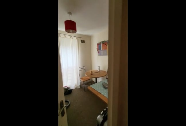 Room w/ Balcony – E14🏠Canary Wharf / Ilse of Dogs Main Photo
