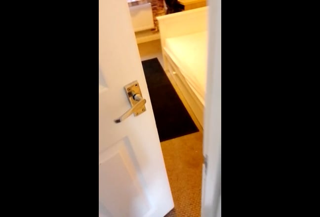 Single Room Main Photo