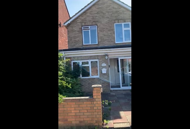 Professional sharers - 5 bed house - whole house Main Photo