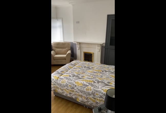 Big Room bills included  Main Photo