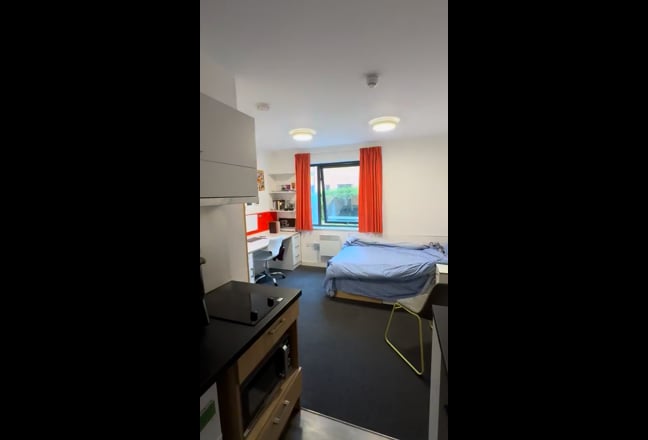 Private studen en-suite room available for sublet  Main Photo