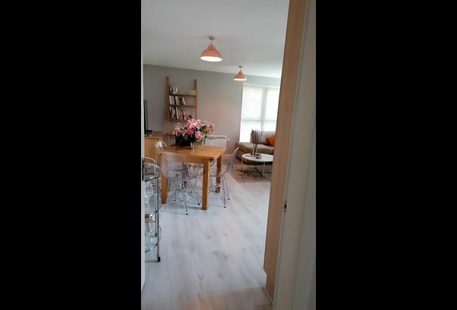 Riverside, luxury 2 bed apartment.  Main Photo