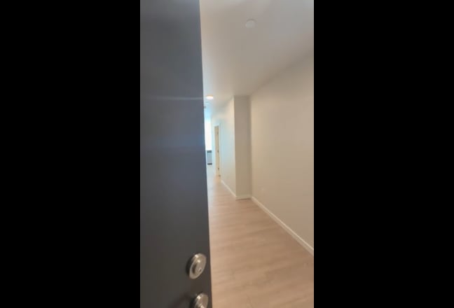 Private room in Luxury 2BD/2BA Rooftop + GYM  Main Photo